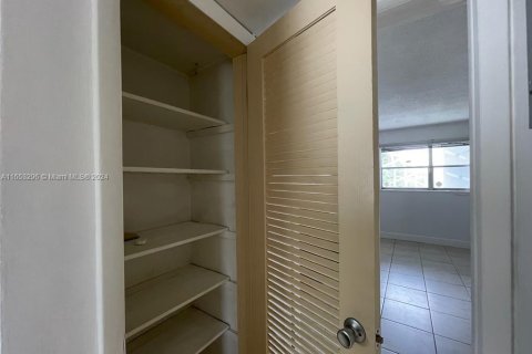 Copropriété à vendre à Hollywood, Floride: 1 chambre, 59.92 m2 № 1348001 - photo 15