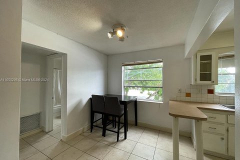 Condominio en venta en Hollywood, Florida, 1 dormitorio, 59.92 m2 № 1348001 - foto 5