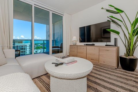 Condo in Miami Beach, Florida, 3 bedrooms  № 25594 - photo 3