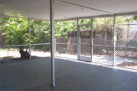 House in Fort Lauderdale, Florida 3 bedrooms, 91.42 sq.m. № 1348321 - photo 22