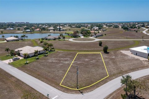 Terreno en venta en Punta Gorda, Florida № 445045 - foto 1