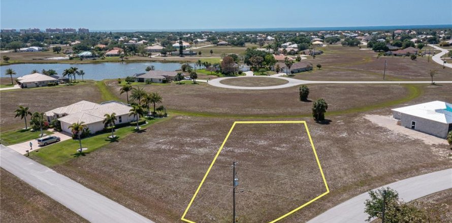 Terreno en Punta Gorda, Florida № 445045