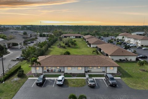 Casa en venta en Punta Gorda, Florida, 2 dormitorios, 82.31 m2 № 1346394 - foto 1