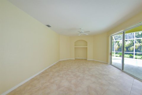 House in North Port, Florida 3 bedrooms, 164.53 sq.m. № 1211043 - photo 24