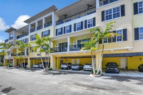 Condo in Delray Beach, Florida, 3 bedrooms  № 1329626 - photo 1