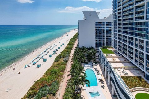 Condo in Miami Beach, Florida, 2 bedrooms  № 972215 - photo 29