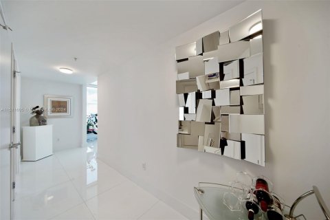 Condominio en venta en Miami Beach, Florida, 2 dormitorios, 119.84 m2 № 972215 - foto 10