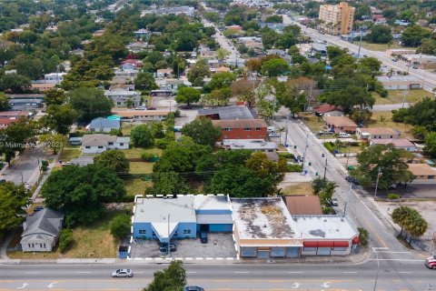 Immobilier commercial à vendre à Miami, Floride № 835835 - photo 3