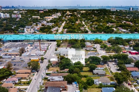 Propiedad comercial en venta en Miami, Florida № 835835 - foto 2