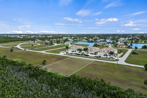 Купить земельный участок в Пунта-Горда, Флорида № 971045 - фото 17