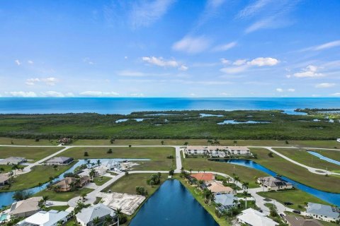 Купить земельный участок в Пунта-Горда, Флорида № 971045 - фото 10