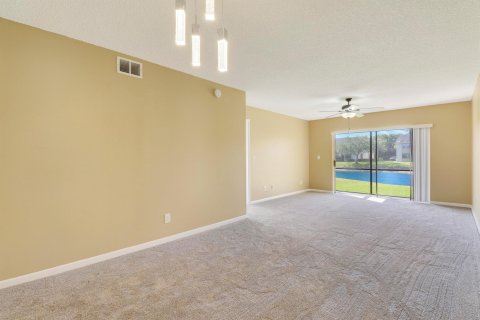 Condo in Stuart, Florida, 2 bedrooms  № 1141166 - photo 24