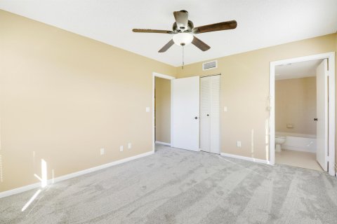 Condo in Stuart, Florida, 2 bedrooms  № 1141166 - photo 9