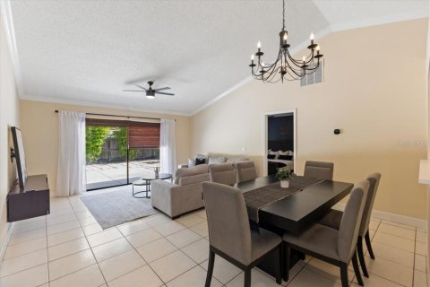 Villa ou maison à vendre à Kissimmee, Floride: 2 chambres, 107.67 m2 № 1317021 - photo 6