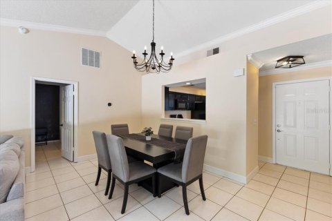 Villa ou maison à vendre à Kissimmee, Floride: 2 chambres, 107.67 m2 № 1317021 - photo 5