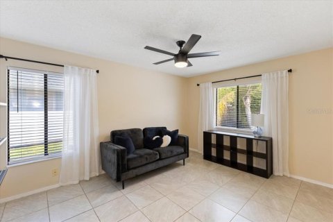 Villa ou maison à vendre à Kissimmee, Floride: 2 chambres, 107.67 m2 № 1317021 - photo 11