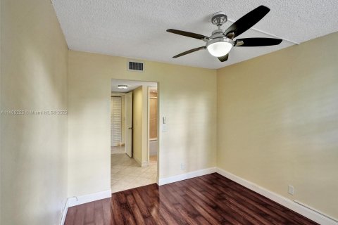 Copropriété à vendre à Davie, Floride: 2 chambres, 91.04 m2 № 818269 - photo 29