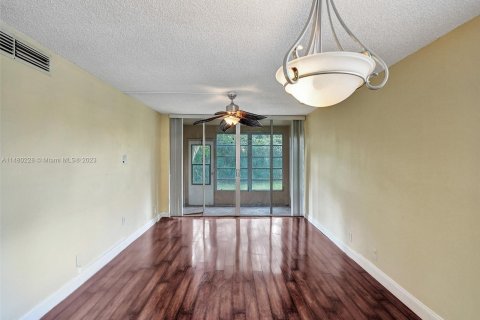 Condominio en venta en Davie, Florida, 2 dormitorios, 91.04 m2 № 818269 - foto 8