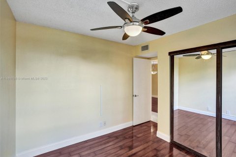 Copropriété à vendre à Davie, Floride: 2 chambres, 91.04 m2 № 818269 - photo 19