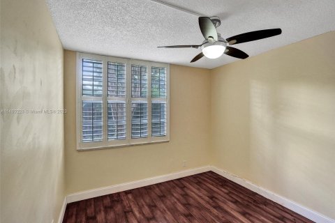 Condominio en venta en Davie, Florida, 2 dormitorios, 91.04 m2 № 818269 - foto 27