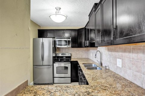 Condominio en venta en Davie, Florida, 2 dormitorios, 91.04 m2 № 818269 - foto 3