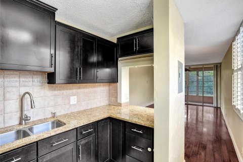 Condominio en venta en Davie, Florida, 2 dormitorios, 91.04 m2 № 818269 - foto 4