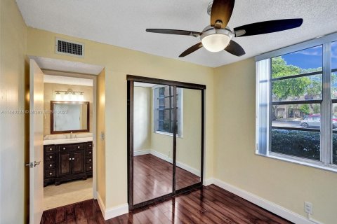 Condominio en venta en Davie, Florida, 2 dormitorios, 91.04 m2 № 818269 - foto 17