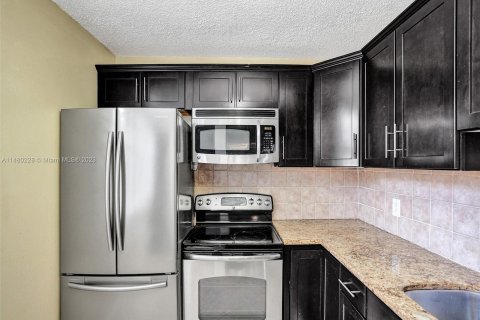 Condominio en venta en Davie, Florida, 2 dormitorios, 91.04 m2 № 818269 - foto 2