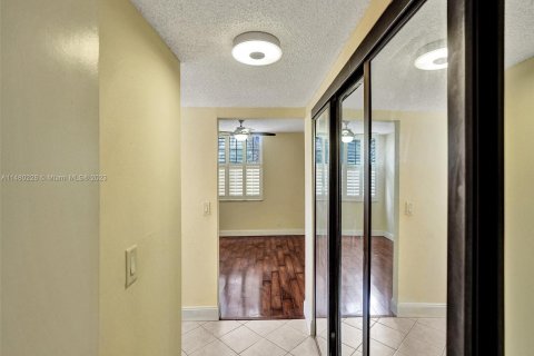 Condominio en venta en Davie, Florida, 2 dormitorios, 91.04 m2 № 818269 - foto 21