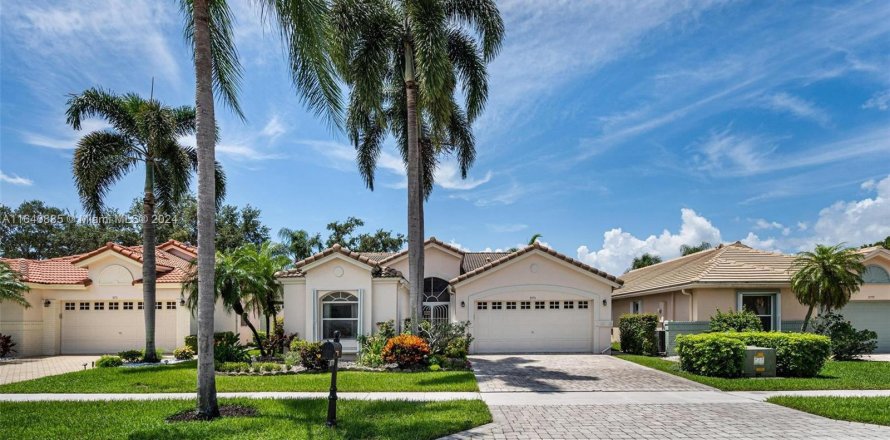 Casa en Boynton Beach, Florida 3 dormitorios, 192.59 m2 № 1319267