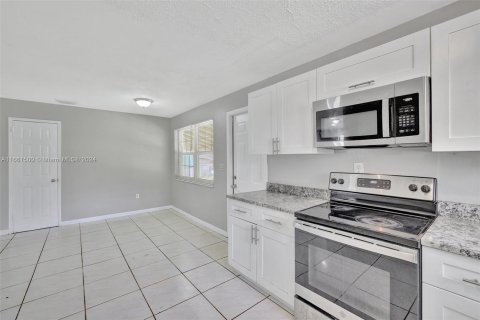 Casa en venta en Fort Lauderdale, Florida, 3 dormitorios, 107.02 m2 № 1380368 - foto 14