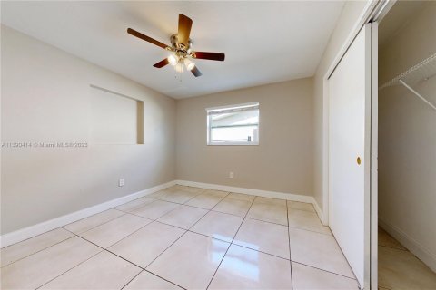 House in Miramar, Florida 4 bedrooms, 156.26 sq.m. № 1380326 - photo 18