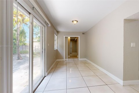 House in Miramar, Florida 4 bedrooms, 156.26 sq.m. № 1380326 - photo 7