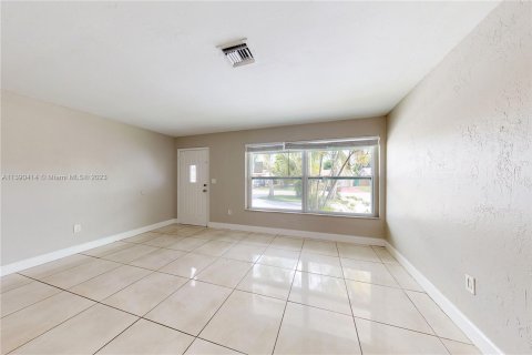 Villa ou maison à vendre à Miramar, Floride: 4 chambres, 156.26 m2 № 1380326 - photo 2