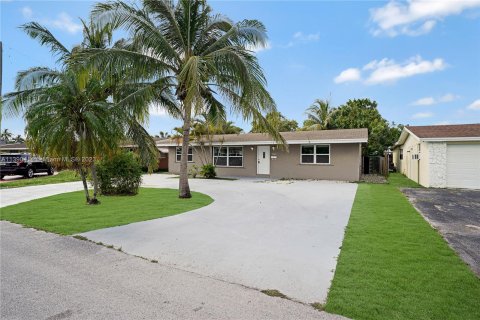 House in Miramar, Florida 4 bedrooms, 156.26 sq.m. № 1380326 - photo 24