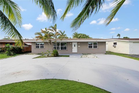 Villa ou maison à vendre à Miramar, Floride: 4 chambres, 156.26 m2 № 1380326 - photo 1