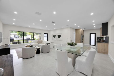 Casa en venta en Coral Gables, Florida, 2 dormitorios, 133.97 m2 № 1380328 - foto 7