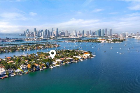 Купить земельный участок в Майами-Бич, Флорида № 825160 - фото 2