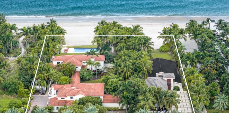House in Golden Beach, Florida 10 bedrooms, 1237.74 sq.m. № 825011