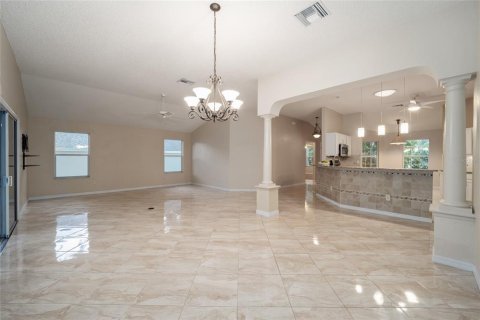 House in The Villages, Florida 3 bedrooms, 179.67 sq.m. № 1354025 - photo 22