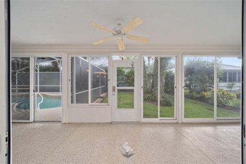 House in The Villages, Florida 3 bedrooms, 179.67 sq.m. № 1354025 - photo 25