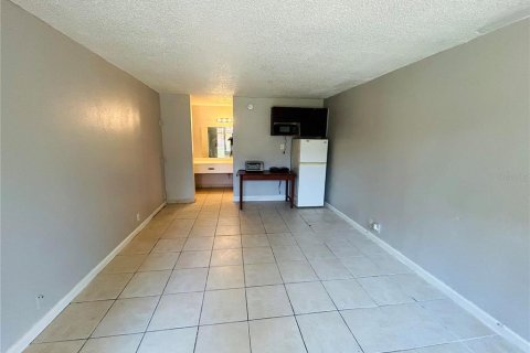 Condo in Orlando, Florida, 2 rooms  № 1354068 - photo 2