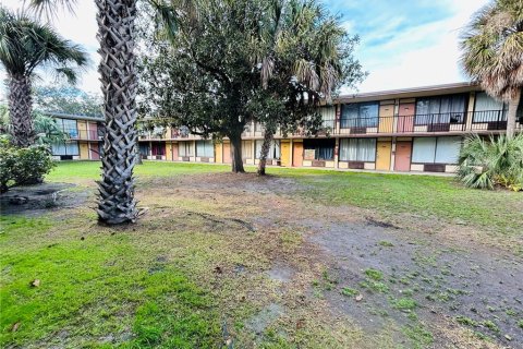 Condo in Orlando, Florida, 2 rooms  № 1354068 - photo 1