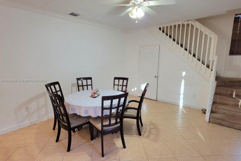 House in Miramar, Florida 4 bedrooms, 202.53 sq.m. № 980653 - photo 4