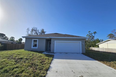 House in Port Charlotte, Florida 3 bedrooms, 141.21 sq.m. № 1434386 - photo 1