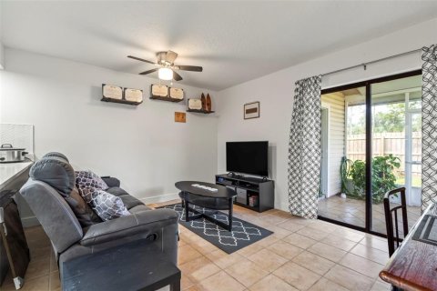 Townhouse in Tampa, Florida 3 bedrooms, 110.37 sq.m. № 1347169 - photo 7