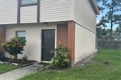 Townhouse in Tampa, Florida 3 bedrooms, 110.37 sq.m. № 1347169 - photo 2