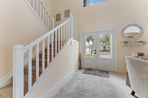 House in Jupiter, Florida 4 bedrooms, 227.05 sq.m. № 1188985 - photo 11