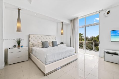 Condo in Miami Beach, Florida, 1 bedroom  № 1428013 - photo 17