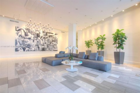 Condo in Miami Beach, Florida, 1 bedroom  № 1428013 - photo 30